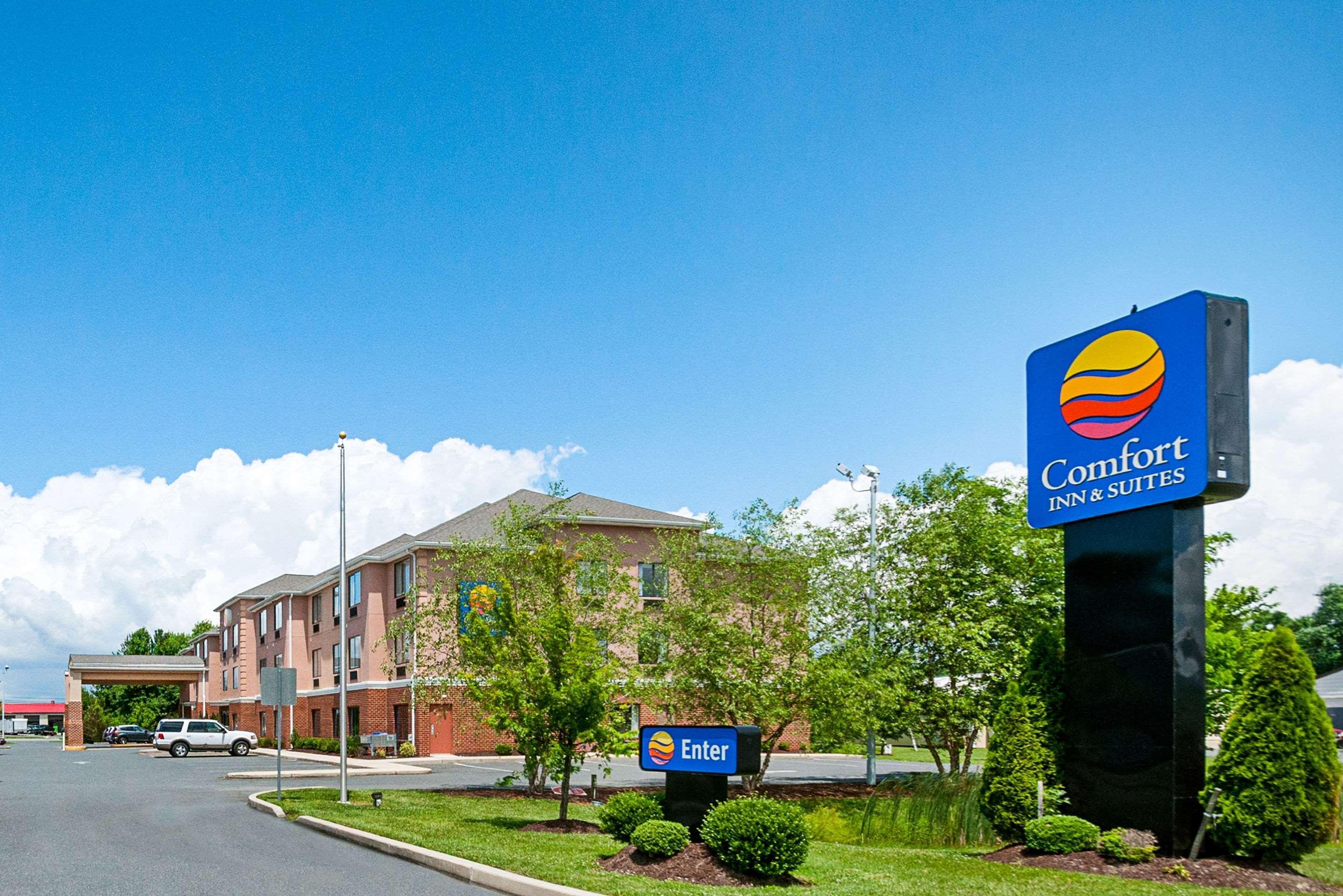 Comfort Inn & Suites Cambridge Exterior foto